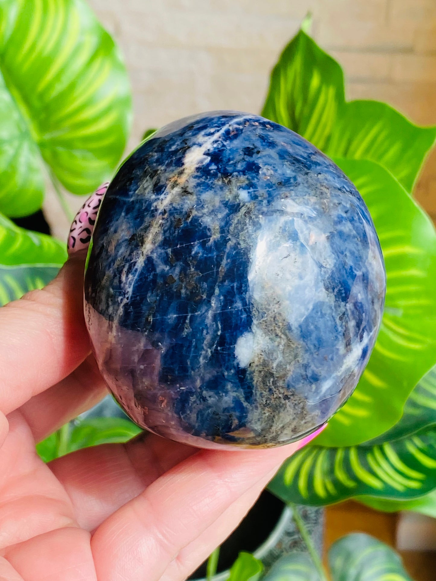 Sodalite skull