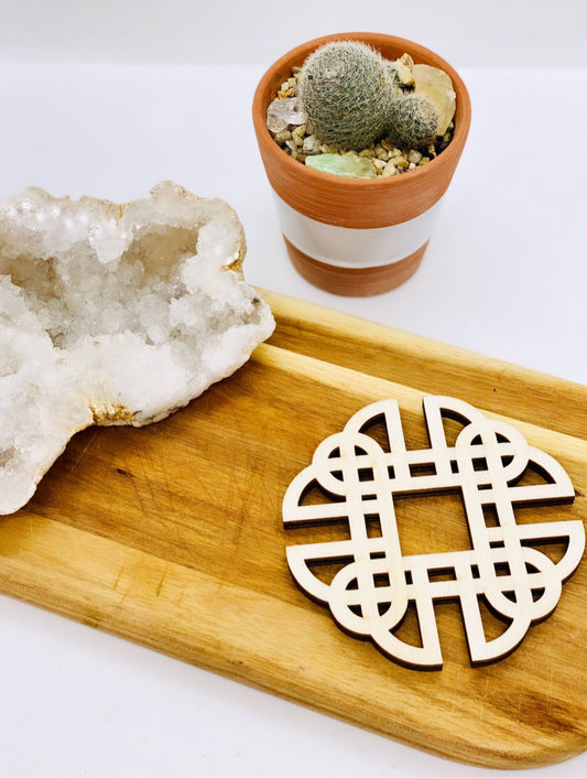 Celtic Knot Sphere Holder #1